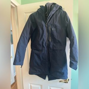 Helly Hansen ski snowboard jacket. Long fit. Like new.